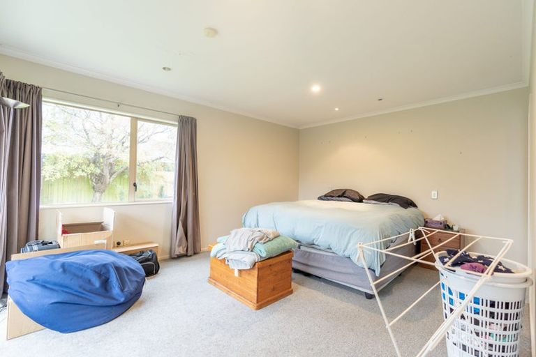 Photo of property in 10 Fernlea Avenue, Kelvin Grove, Palmerston North, 4414