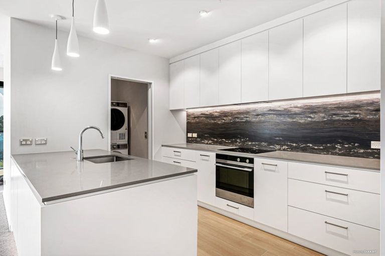 Photo of property in The Victor, 112/4 Bute Road, Browns Bay, Auckland, 0630