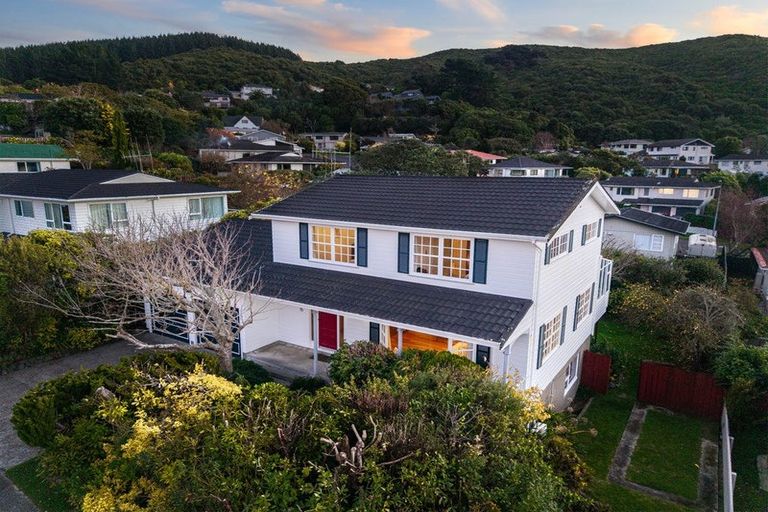 Photo of property in 71 Oriel Avenue, Tawa, Wellington, 5028