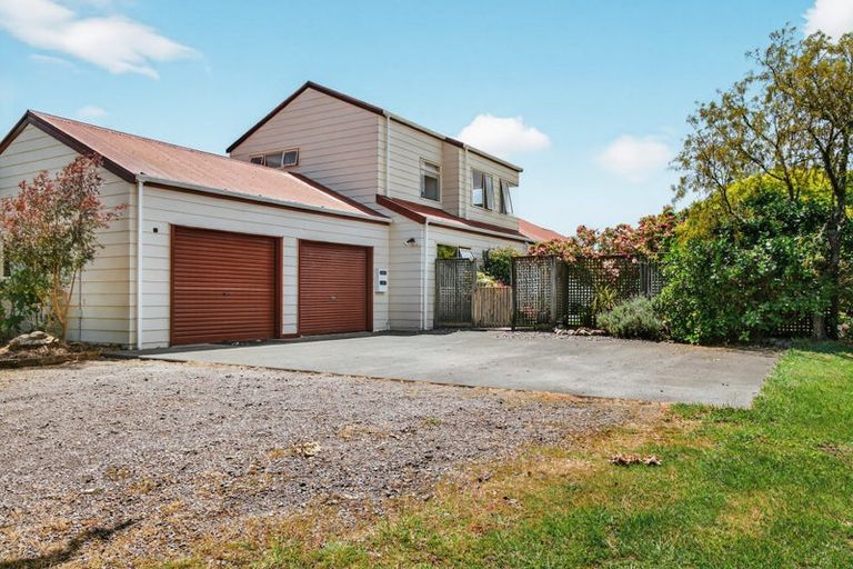 Photo of property in 30 Ramsay Drive, Acacia Bay, Taupo, 3385