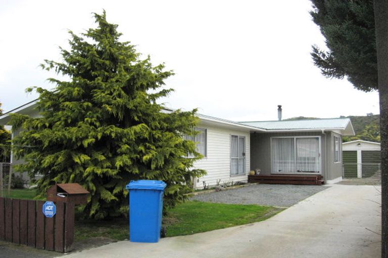 Photo of property in 31 Berkeley Road, Wainuiomata, Lower Hutt, 5014