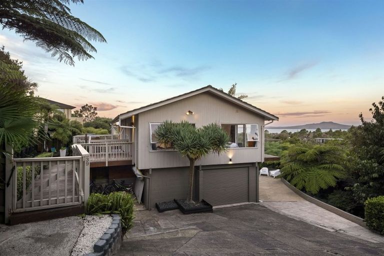Photo of property in 39 Aberdeen Road, Castor Bay, Auckland, 0620