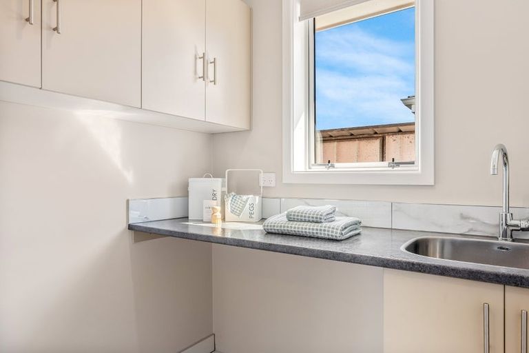 Photo of property in 1/5a Rossiter Avenue, Redwood, Christchurch, 8051