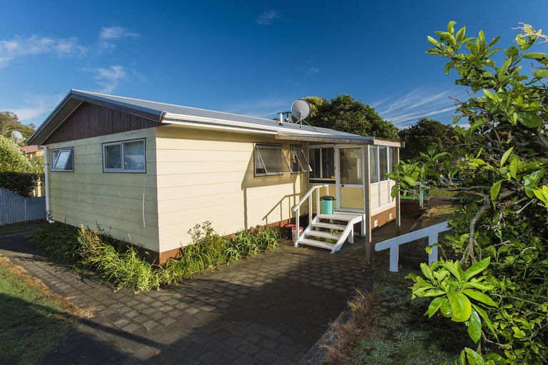 Photo of property in 10 Solander Street, Tolaga Bay, 4077