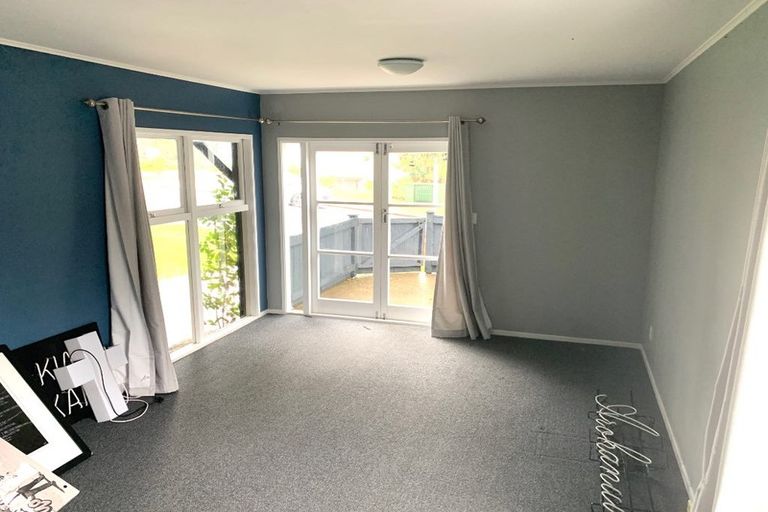 Photo of property in 19 Fairway Avenue, Red Beach, 0932