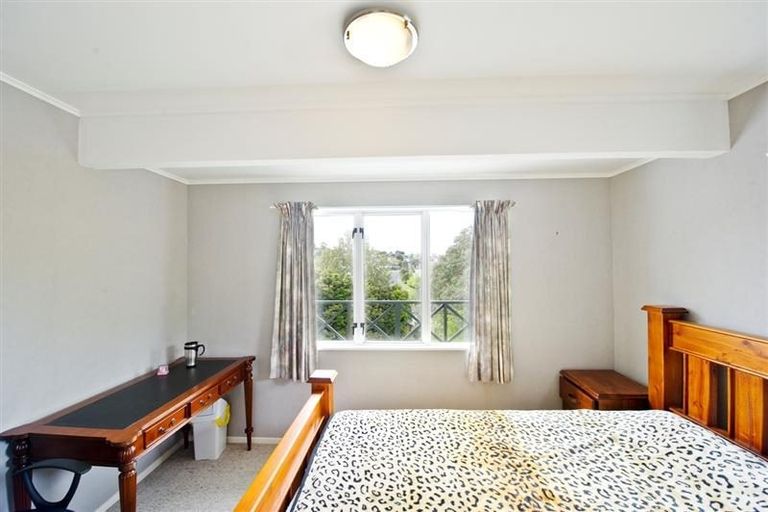 Photo of property in 13 Trias Road, Totara Vale, Auckland, 0629