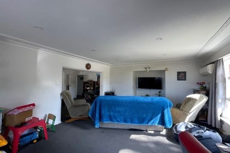 Photo of property in 240a Wainoni Road, Avondale, Christchurch, 8061