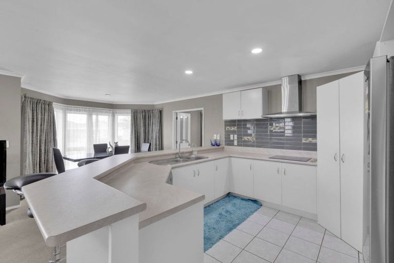 Photo of property in 2 Lochinver Drive, Nawton, Hamilton, 3200