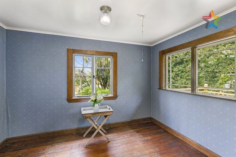 Photo of property in 261 Grounsell Crescent, Belmont, Lower Hutt, 5010