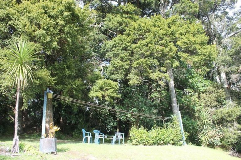 Photo of property in 16 Whaka Street, Maungaturoto, 0520