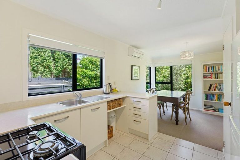 Photo of property in 3 Henare Street, Waikanae Beach, Waikanae, 5036