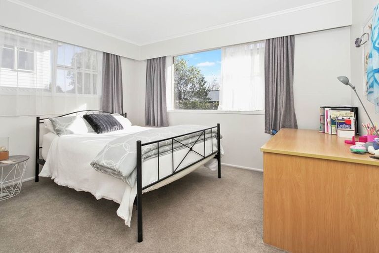 Photo of property in 18 Riverlea Avenue, Pakuranga, Auckland, 2010