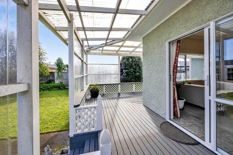 Photo of property in 17 Albion Street, Hawera, 4610