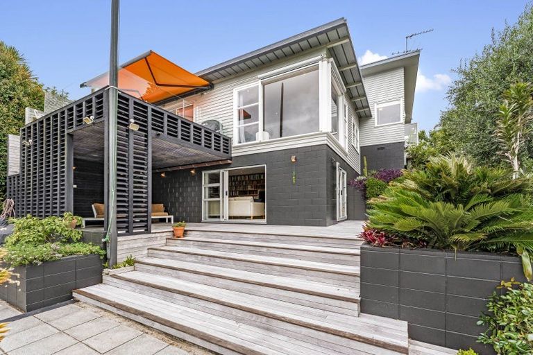 Photo of property in 70 Aramoana Avenue, Devonport, Auckland, 0624