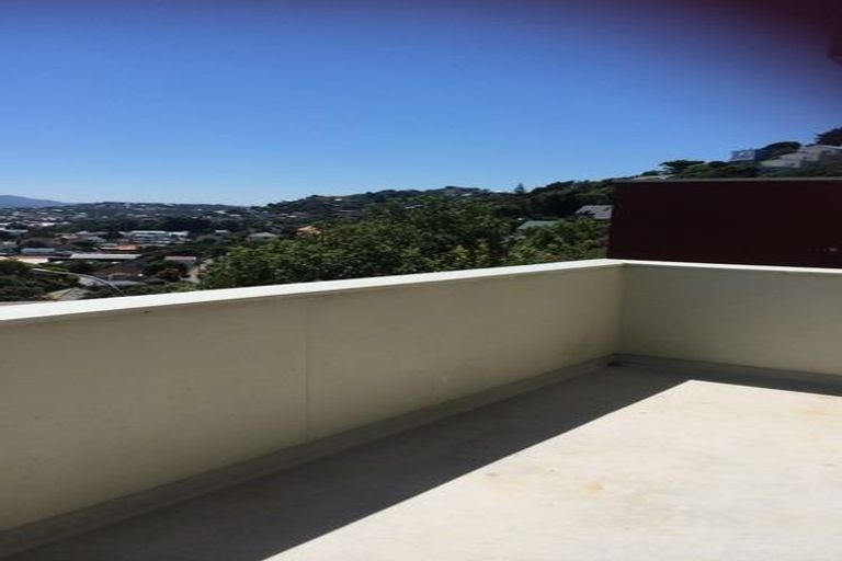 Photo of property in 4 Mitika Way, Strathmore Park, Wellington, 6022