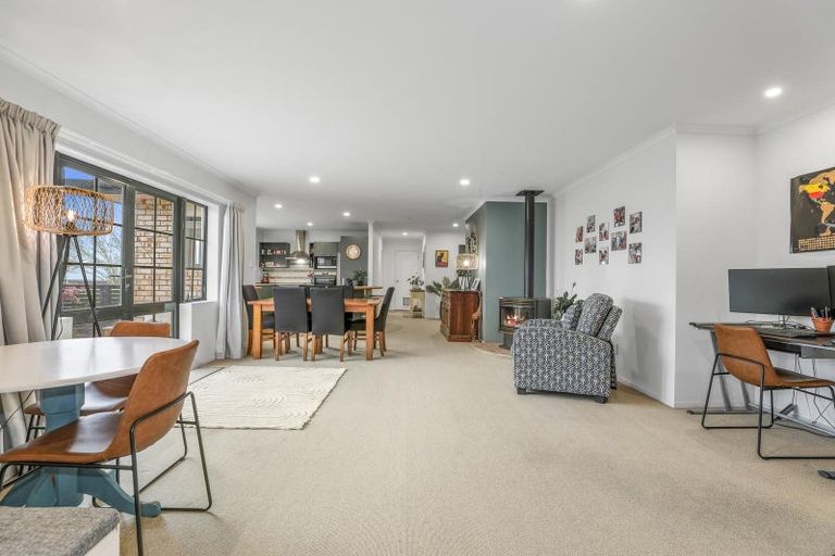 Photo of property in 29 Caulfield Place, Pukehangi, Rotorua, 3015