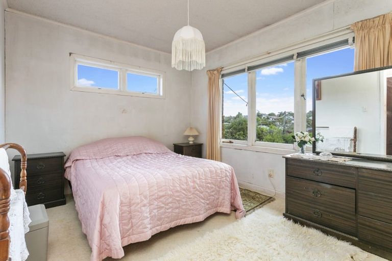 Photo of property in 27 Merriefield Avenue, Forrest Hill, Auckland, 0620