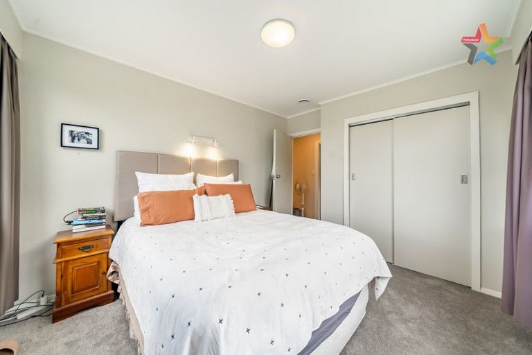 Photo of property in 11 Manor Drive, Stokes Valley, Lower Hutt, 5019