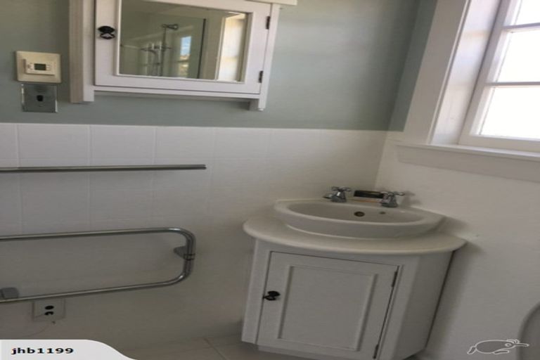 Photo of property in 81 Main Road, Redcliffs, Christchurch, 8081