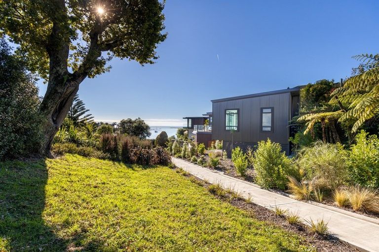 Photo of property in 24 Whitby Road, Britannia Heights, Nelson, 7010