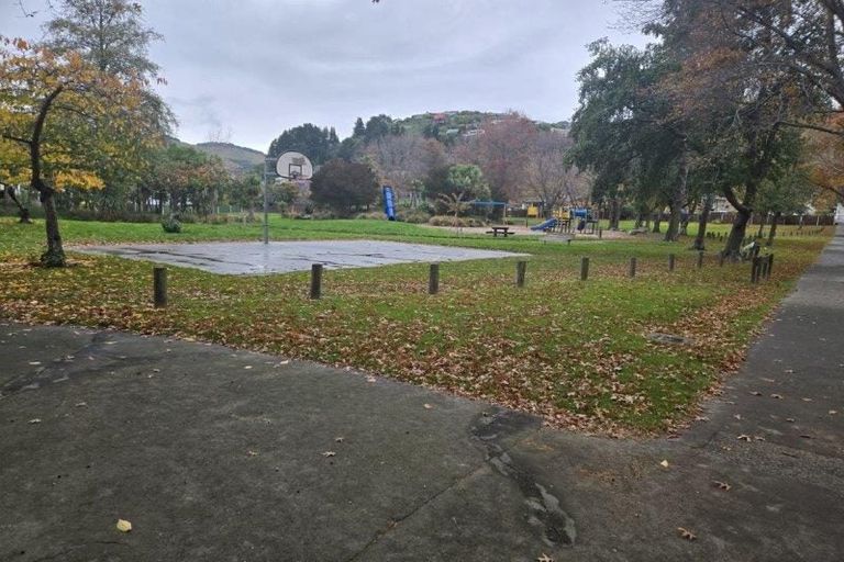 Photo of property in 13 Holliss Avenue, Cashmere, Christchurch, 8022