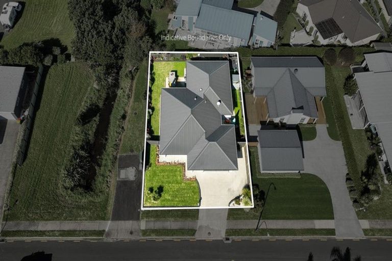 Photo of property in 21 Surfers Avenue, Waihi Beach, 3611