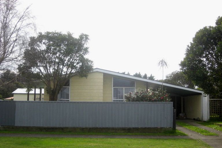 Photo of property in 7 Rahiri Street, Waitara, 4320