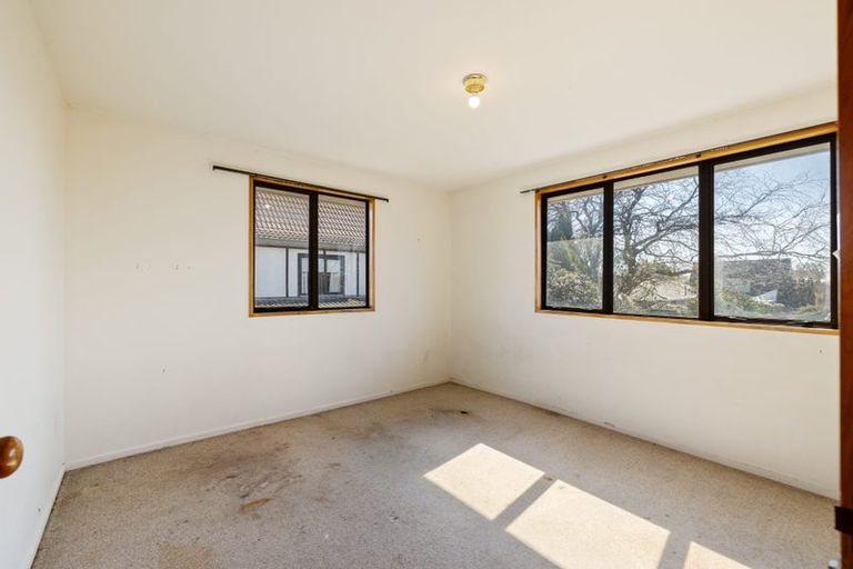 Photo of property in 13 Broadfell Avenue, Avonhead, Christchurch, 8042