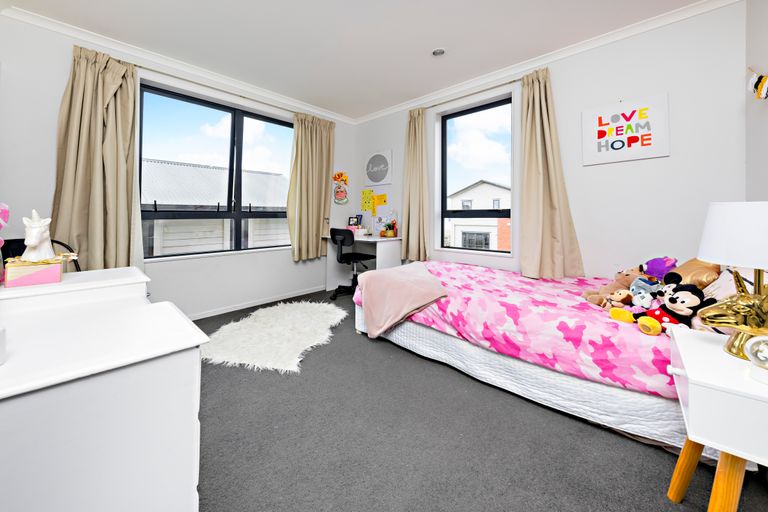Photo of property in 6 Kohi Kai Place, Weymouth, Auckland, 2103