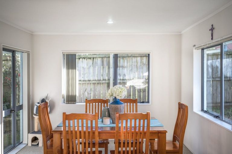 Photo of property in 2/145 Bucklands Beach Road, Bucklands Beach, Auckland, 2012