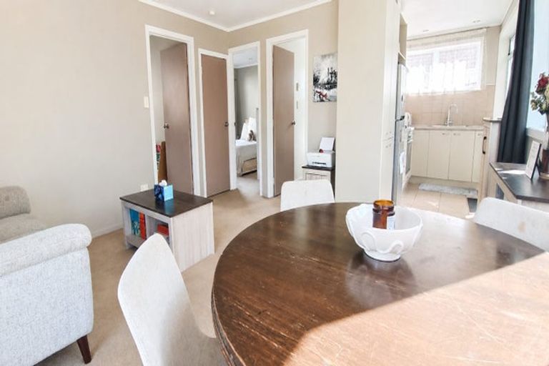 Photo of property in 2/9 Hamilton Road, Papatoetoe, Auckland, 2025