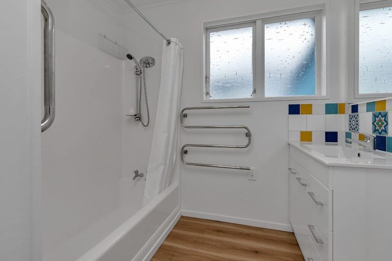 Photo of property in 31 Shearwater Street, One Tree Point, 0118