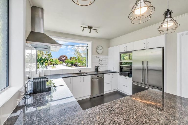 Photo of property in 140 Kendal Avenue, Burnside, Christchurch, 8053