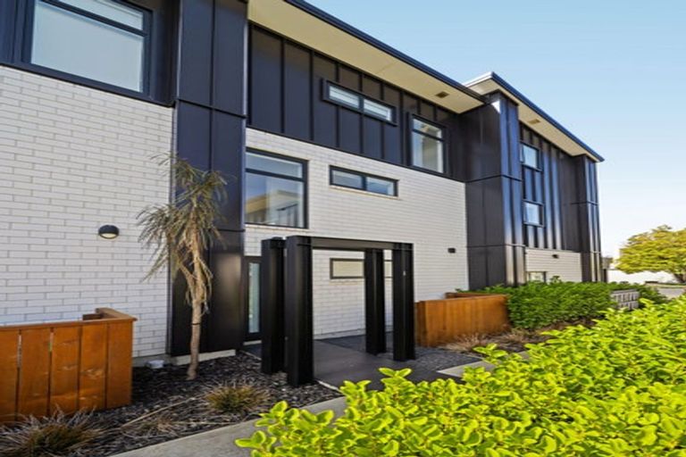 Photo of property in 10/131 Merivale Lane, Merivale, Christchurch, 8014