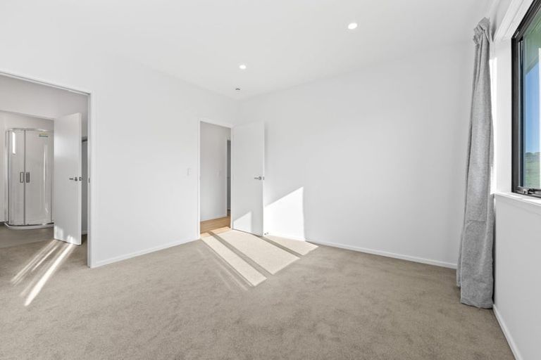 Photo of property in 12 Arahanga Road, Paparoa, 0571