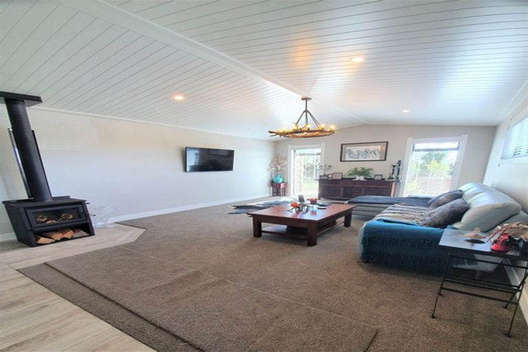 Photo of property in 130 Highland Drive, Acacia Bay, Taupo, 3385