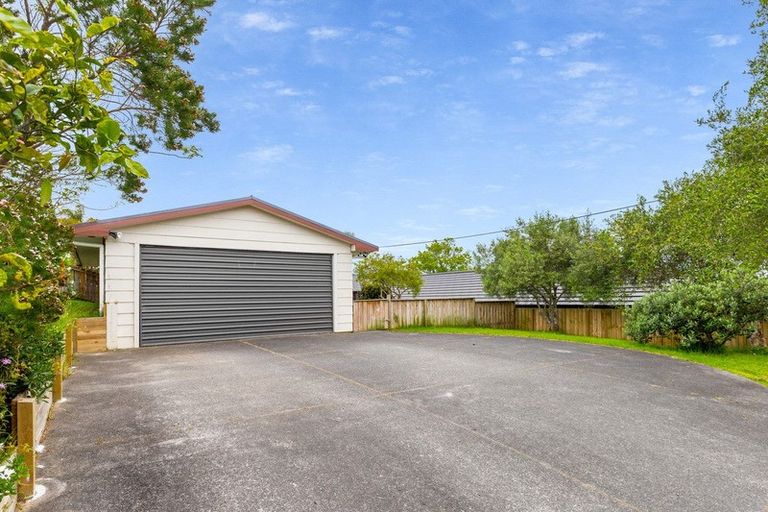Photo of property in 116 Whangaparaoa Road, Red Beach, 0932