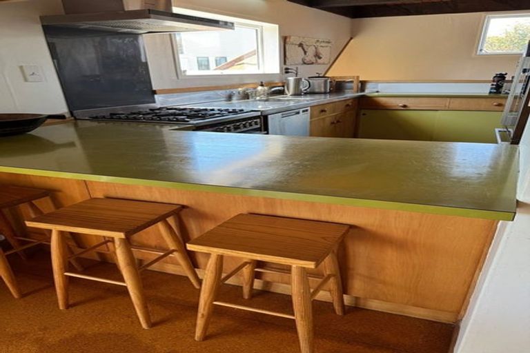 Photo of property in 18 Frances Street, Waikanae Beach, Waikanae, 5036