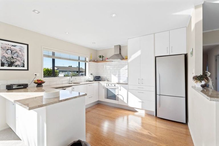 Photo of property in 28a Edward Avenue, Orewa, 0931