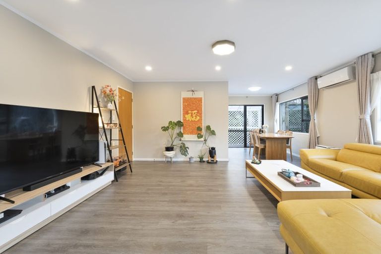 Photo of property in 81 Spence Road, Henderson, Auckland, 0612