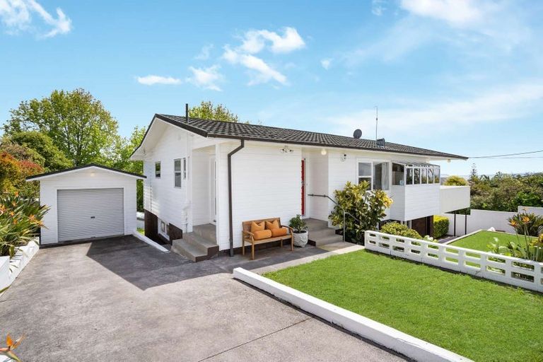 Photo of property in 1/78 Castor Bay Road, Castor Bay, Auckland, 0620