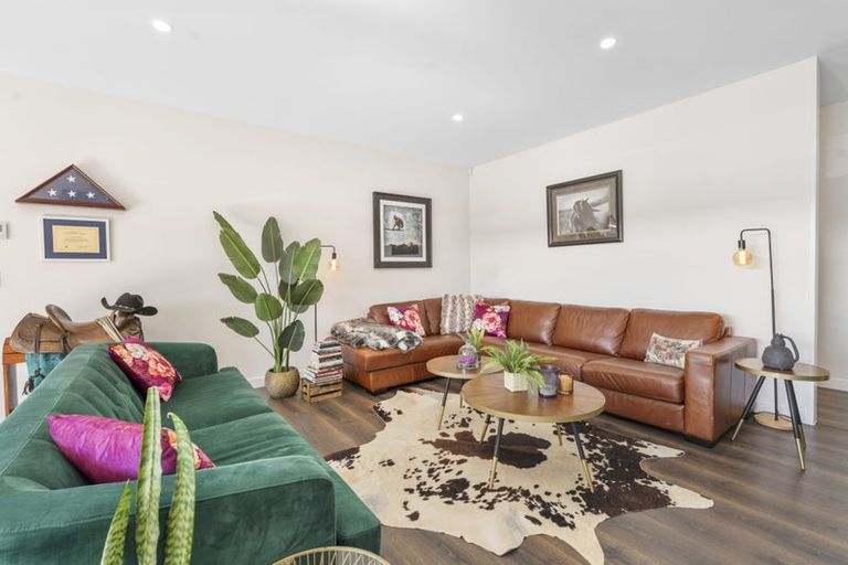 Photo of property in 14 Leebank Crescent, Riverhead, 0820