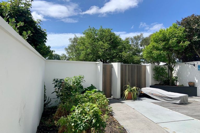 Photo of property in 92 Wairarapa Terrace, Merivale, Christchurch, 8014