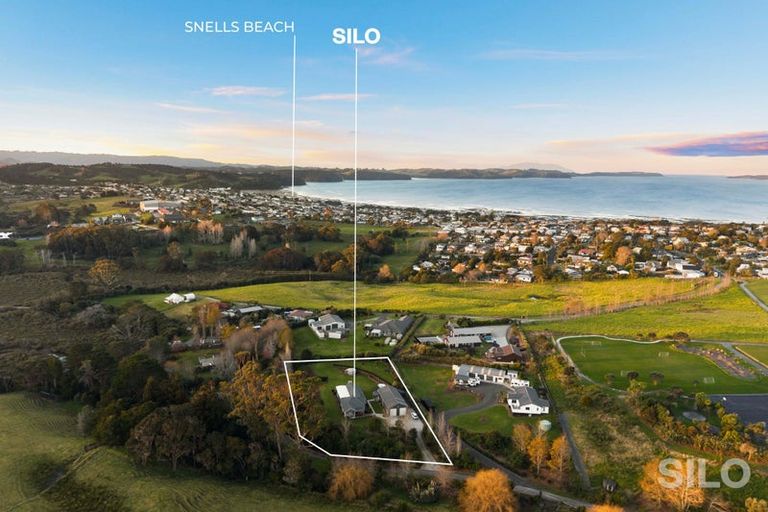 Photo of property in 68 Dawson Road, Snells Beach, Warkworth, 0982