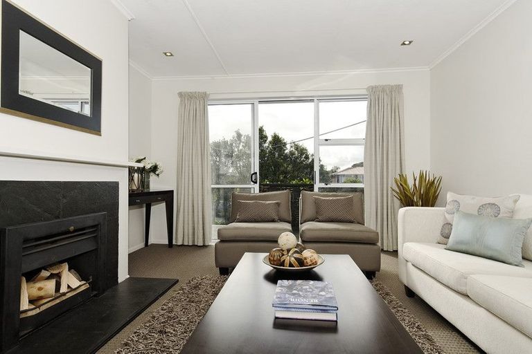 Photo of property in 17 Sheridan Drive, New Lynn, Auckland, 0600