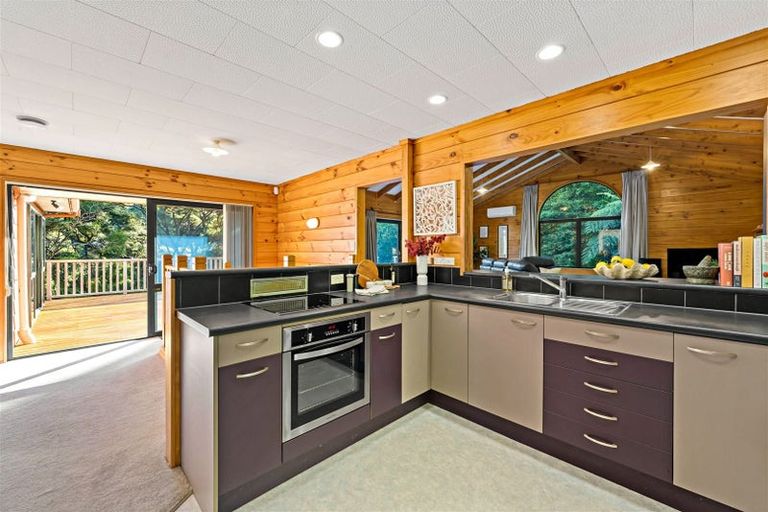 Photo of property in 87 Bethells Road, Waitakere, Henderson, 0782