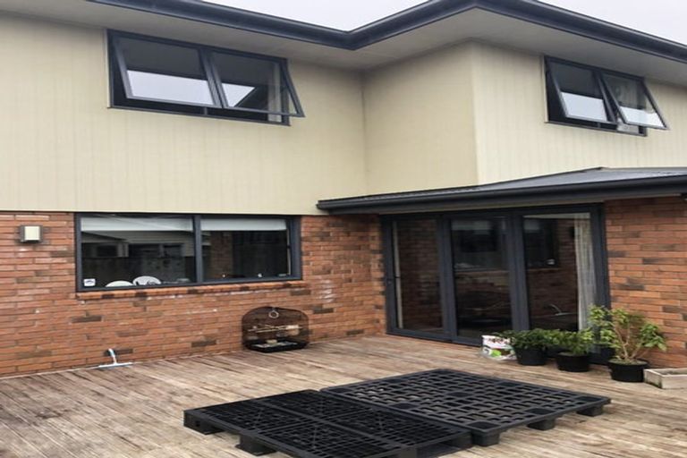 Photo of property in 100 Fulford Street, New Plymouth, 4310