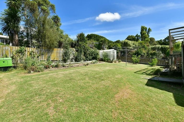 Photo of property in 33 Rautawhiri Road, Helensville, 0800