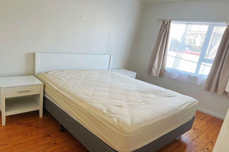 Photo of property in 3a Oakleigh Street, Maungaraki, Lower Hutt, 5010