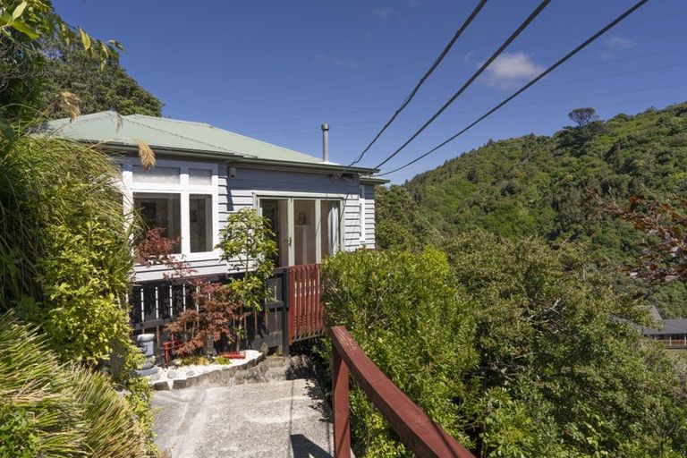 Photo of property in 34 Moana Road, Kelburn, Wellington, 6012